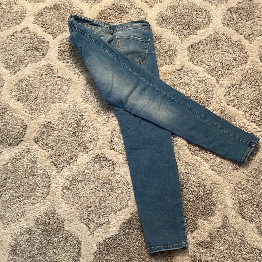 Skinny Jeans No Rips - Picture 4 of 4